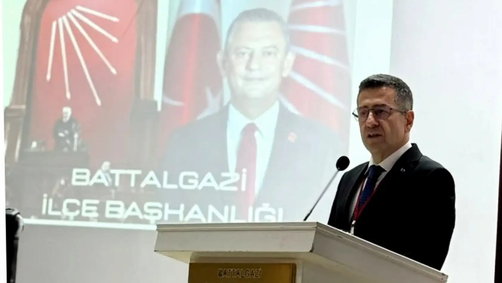 Başkan Gürsoy'dan Türk Bayrağına Yapılan Çirkin Saldırıya Sert Kınama