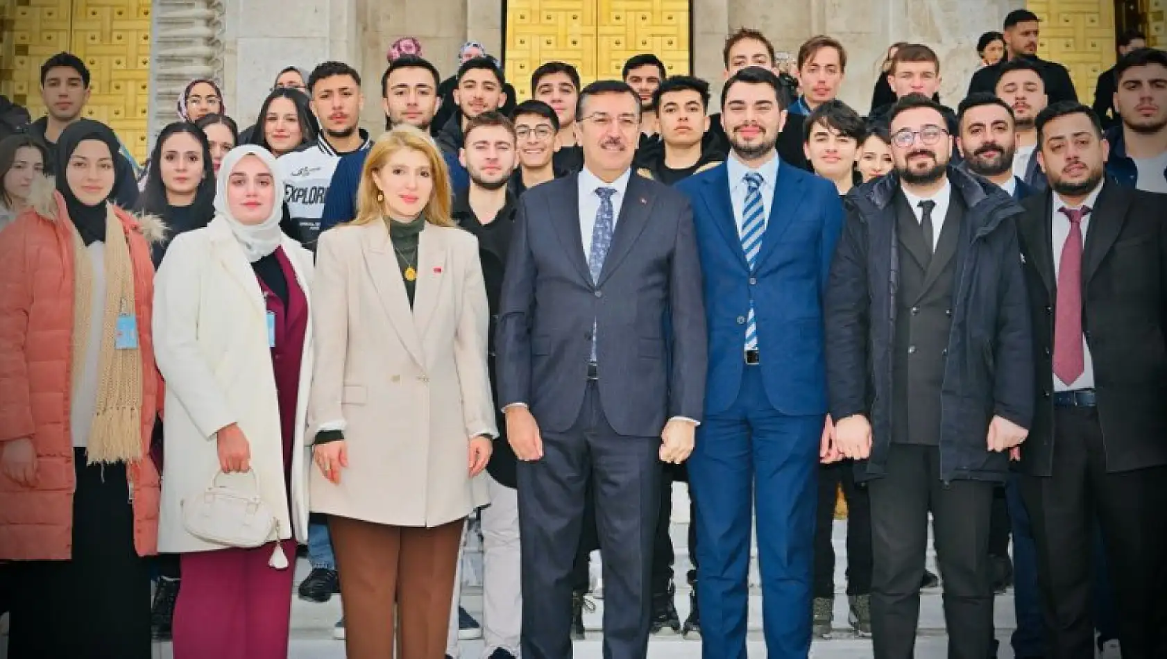 Milletvekili Ölmeztoprak'tan Gençlere Gazi Meclis'te Anlamlı Buluşma