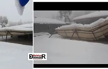 Akçadağ'da Kar Nedeniyle Taziye Evi Sundurması Çöktü