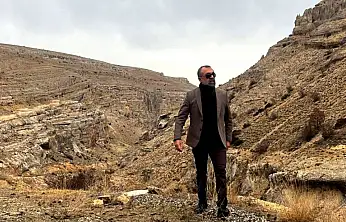 İhsan Akın' Ey Başkalarının Yaptığıyla Övünen Kofikler '