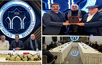 Muhtarlardan' Halkla En İyi İletişim Kurabilen Belediye Başkanı' plaketi Başkan Taşkın'a Verildi