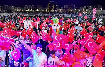 Prof. Dr. Geçit' Zafer Bayramının Coşkusunu Hep Birlikte Yaşıyoruz'