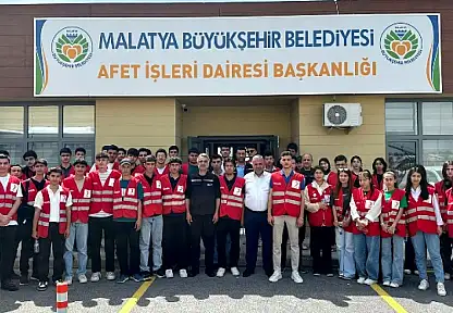 Büyükşehir Belediyesi'nden Genç Kızılay Ekibine Farkındalık Eğitimi
