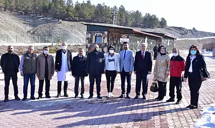 Hayvanseverlerden Geçici Hayvan Bakımevi'ne Ziyaret