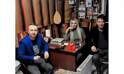 Malatyalı Ses Sanatçısı Elvan Çiçek'e Anlamlı Ziyaret