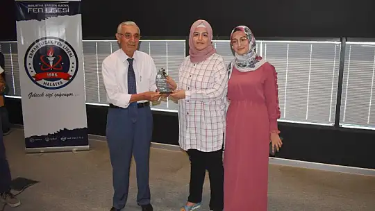 Erman Ilıcak Fen Lisesinde Başarılı Öğrencilere Ödül