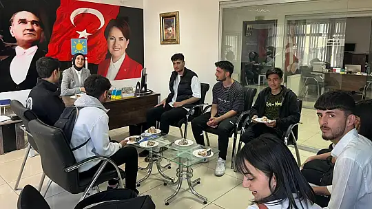 İyi Parti'ye Katılım Yoğunluğu