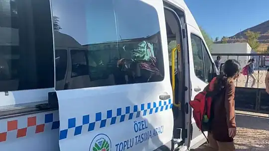 Ağbaba' 17 Kişilik Servisle 34 Öğrenci Taşıyorlar'