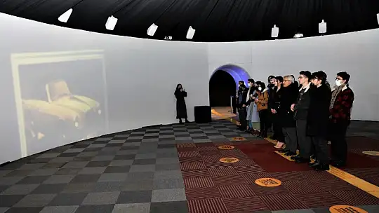 Başkan Güder, Türkiye'nin Zenginliklerini Gençlerle Birlikte İzledi