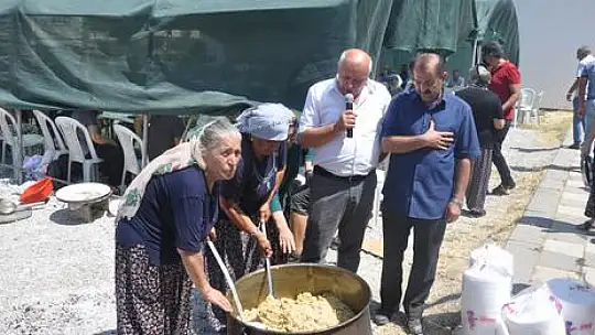 Ali Kapısı'nda Aşure ve Lokma Etkinliği