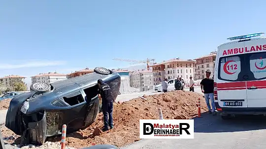 Yeşilyurt İkizce Kavşağında Feci Kaza