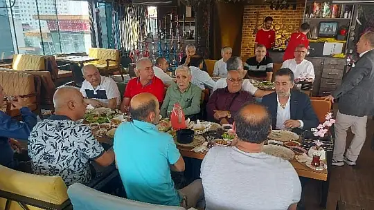 Malatyalı 50 Yıllık Kadim Dostları İstanbul'da Buluştu