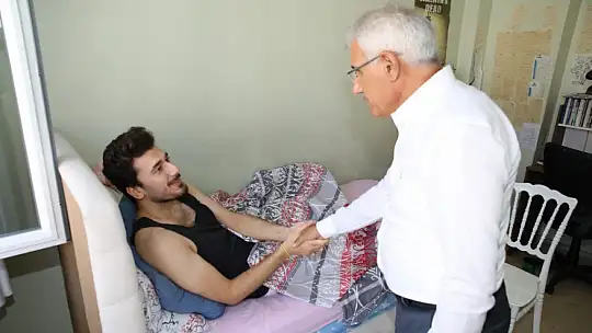 Başkan Güder, YKS'de Başarılı Öğrencileri Ödüllendirdi