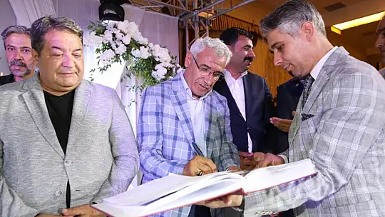 Tuğçe ve Onurhan Dillere Destan Düğün ile Evlendi.