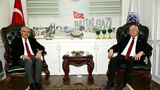 Başkan Güder, KKTC Cumhuriyet Meclisi Başkanı Töre'yi Ağırladı
