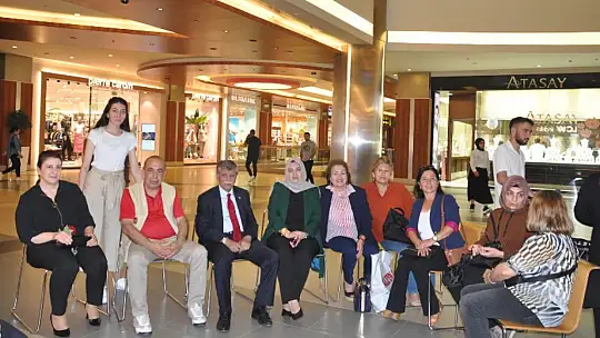 Ulusal Resim Sergisi Açılışına Yoğun İlgi