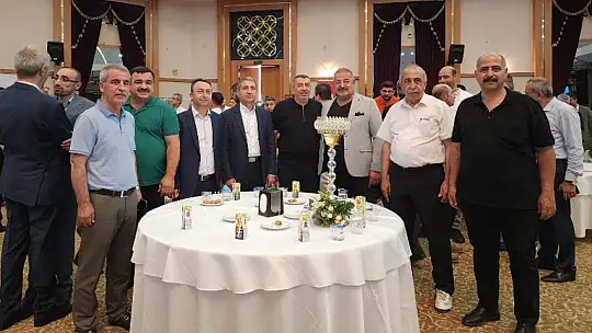 AK Parti'de Coşkulu Bayramlaşma Töreni