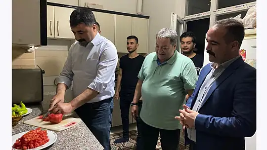 Milliyetçi Hareket Partisinden Gençlerle Sahur Programı