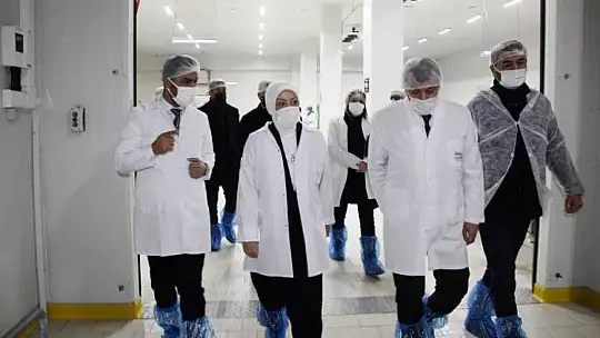 AK Partili Çalık'tan İstanbul Piliç Fabrikasına Ziyaret