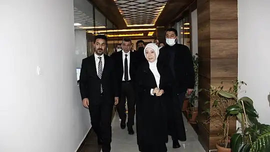AK Partili Çalık'tan İstanbul Piliç Fabrikasına Ziyaret