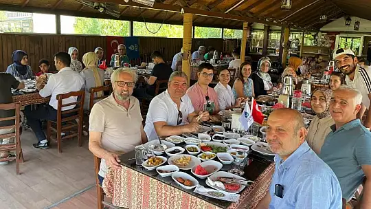 DEVA Partisi İl Yönetimi Aileleriyle Kahvaltıda Buluştu