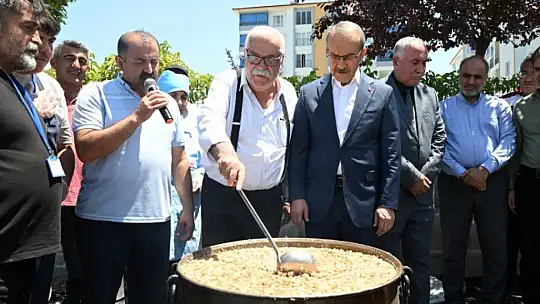 Ali Kapısı Derneği Pir Teslim Abdal Cemevinden Aşure ve Lokma Etkinliği