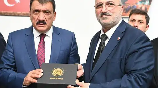 Muhtar Derneklerinden Başkan Gürkan'a Hizmet Övgüsü