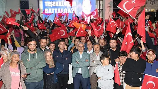 Battalgazililer Cumhurbaşkanı Erdoğan'ın Zaferini Kutladı