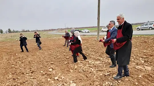 Yazıhan İlçesinde 99 Dönüm Alana Buğday Dikimi