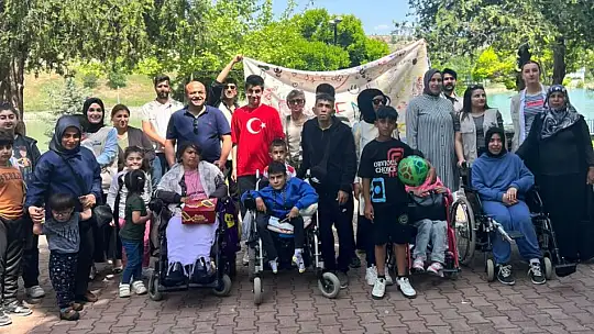 Ay yıldız Engelli Dayanışma Derneği ve SENED Derneğinden Piknik Programı
