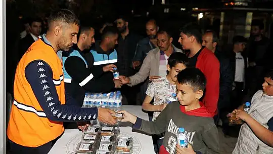 Başkan Güder'den Teravih Sonrası Orduzu Mahalle Sakinleriyle Hasbihal
