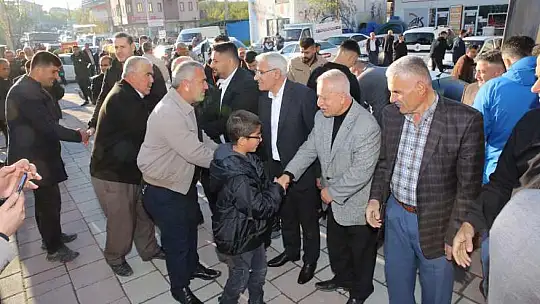 Bayram Namazı Alacakapı Merkez Camii'nde Eda Edildi