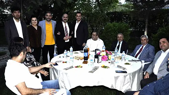 DİVAN Hastanesi Ailesi Geleneksel İftar Yemeğinde Buluştu
