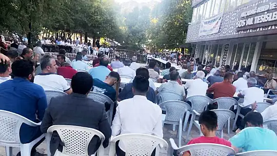 Yılın En Yoğun Katılımlı Aşure Programı AKÇADAĞDER Ailesinden