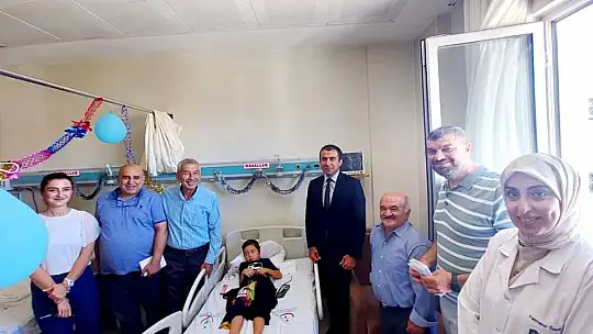 Arapgir Belediye Başkanı Cömertoğlu'ndan Sünnet Çocuklarına Hastanede Ziyaret
