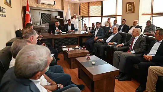 AK Parti İl Başkanı Av. Gören Pütürge Mahalle Muhtarlarıyla Buluştu