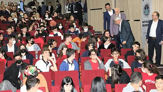 Battalgazi'de 7'den 70'e İlgi Gören Konferans