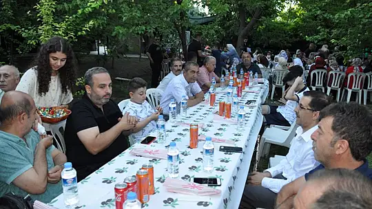 Günata Ailesi Yıllık Akraba İstişare Toplantısı Yaparak Türkiye'ye Örnek Oluyor