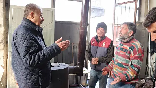 Keskin deprem sonrası işyerlerini açan esnafları ziyaret ederek, teşekkür etti