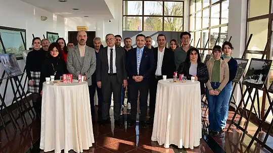 Hayat Devam Ediyor 'İzmit' konulu Fotoğraf Sergisi Açıldı
