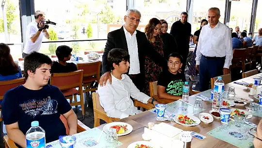 Başkan Güder LGS'de Başarılı Olan Öğrencileri Ağırladı