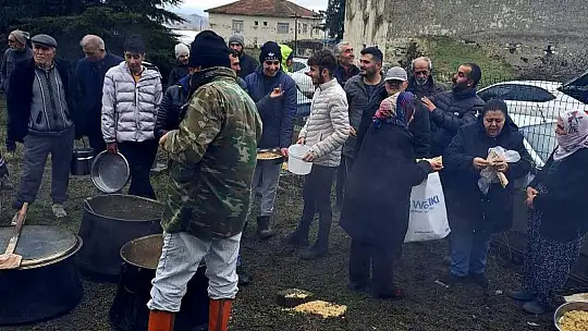 Arguvan'da Karahöyük ve Ektir mahallelerinde Abdal Musa Birlik lokması