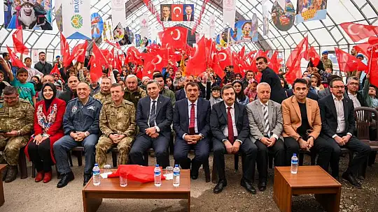 Başkan Gürkan, Başkanlık Koltuğunu Elif Kayra Şengönül'e Devretti