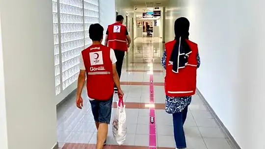 Kızılay'dan Hastalara Ziyaret