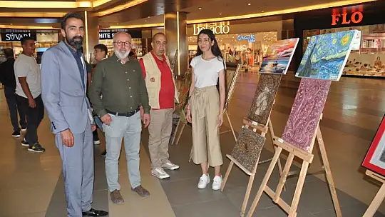 Ulusal Resim Sergisi Açılışına Yoğun İlgi
