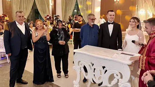 Eğitimci Çiftin Mutluluğu Nikah Masasında Taçlandı: Ayça Selen ile Vahap Koşum Evlendi