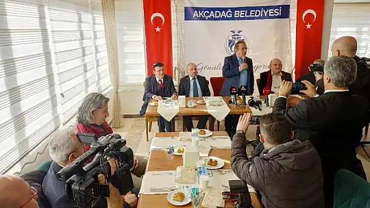 Akçadağ Belediyesi Gazetecileri Unutmadı