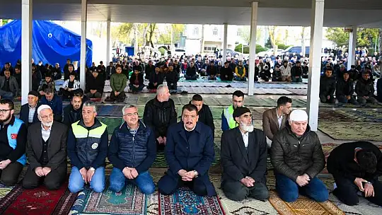 Başkan Gürkan Vatandaşlarla Bayramlaştı