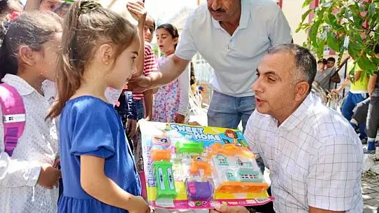 Yeşilyurt Belediyesi 'İyilik Makası' Projesiyle Çocukların Yüzünü Güldürüyor