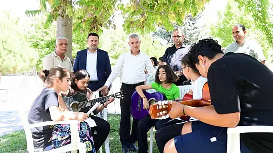 Başkan Çınar, Şehit Ömer Halisdemir Gençlik Merkezindeki Çalışmaları İnceledi